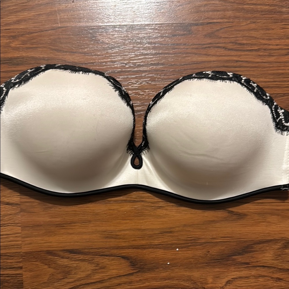 Victoria’s Secret bombshell Black and Cream Strapless Bra